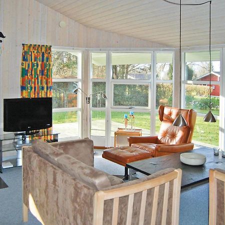 3 Bedroom Cozy Home In Fårvang 外观 照片